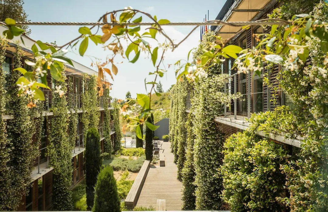 Courtyard By Marriott Montpellier-1