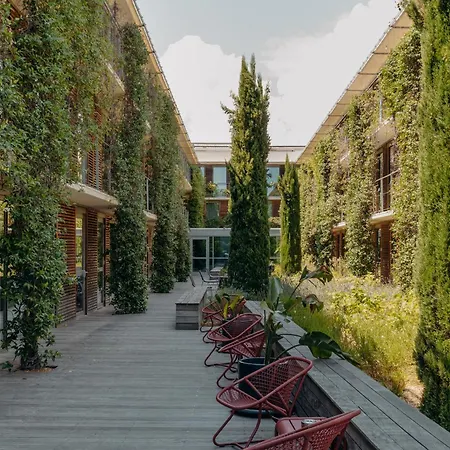 Courtyard By Marriott Montpellier-3